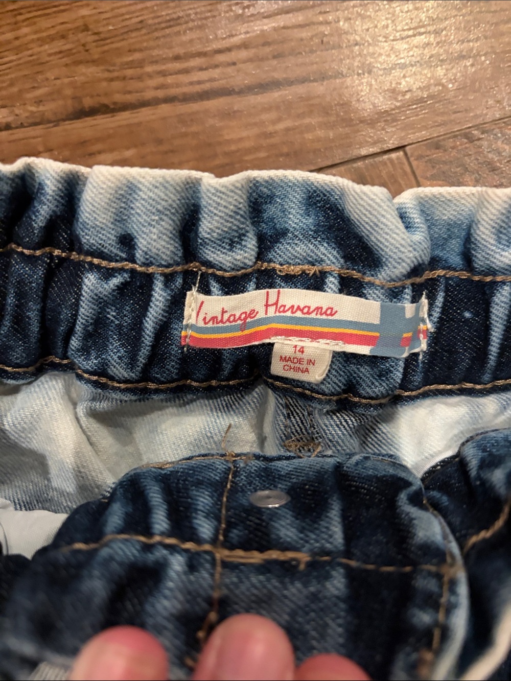 Vintage Havana Light Blue Acid-Wash Denim Shorts with Rope Belt - Picture 2 of 3